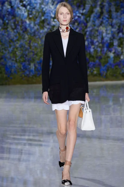 Look 2